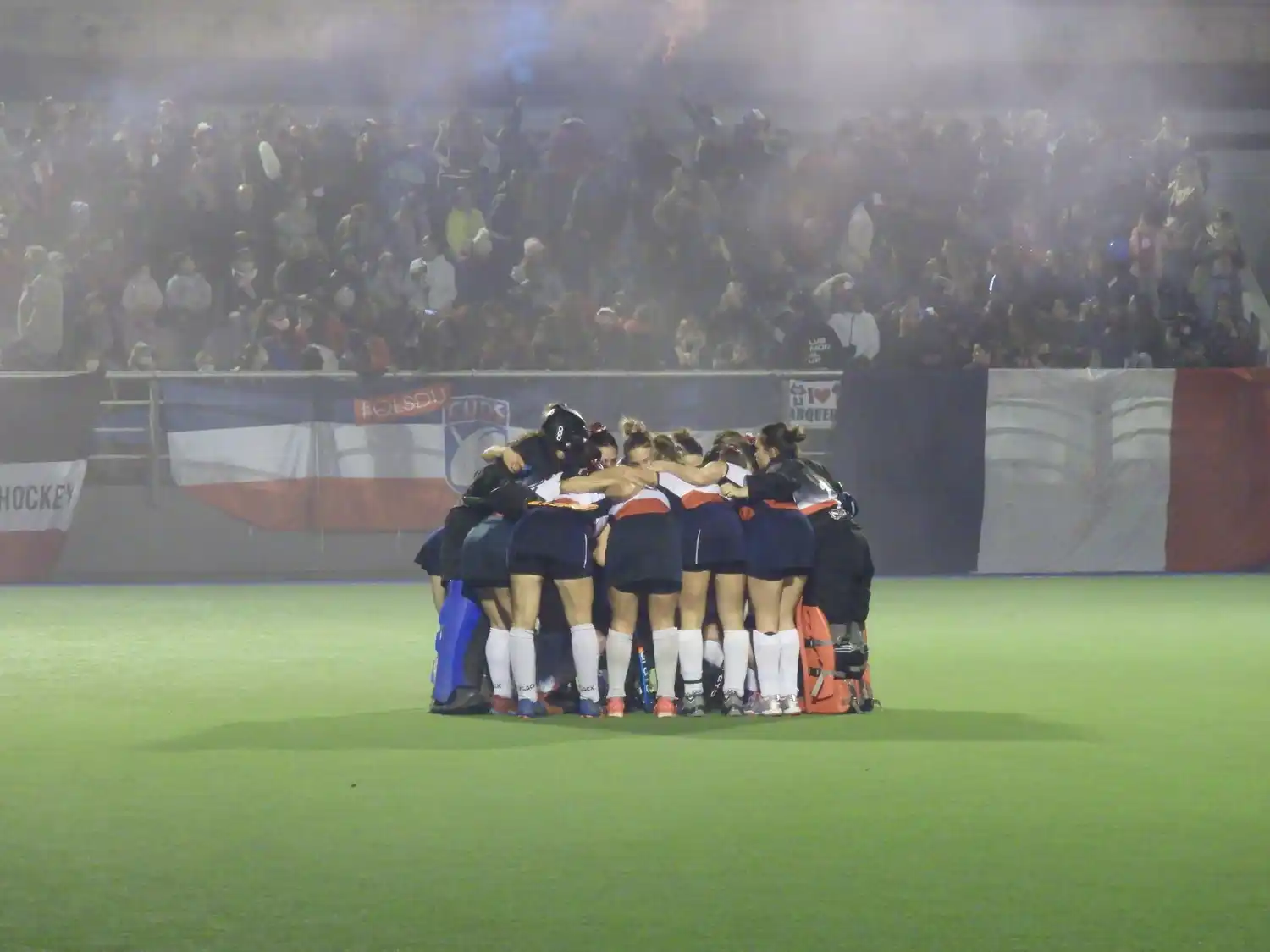 El equipo antes de iniciar el partido (Foto: Majo Vugdelija)