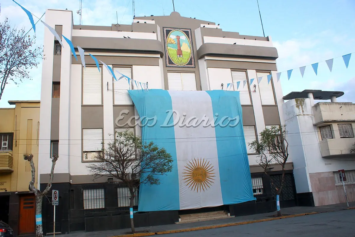 Frente al municipio. Se realizará el acto oficial