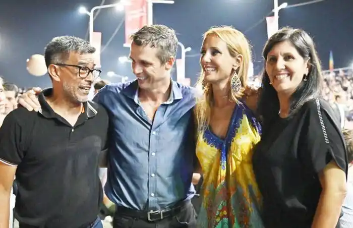 Intendentes, dirigentes  políticos y referentes  gremiales compartieron con   Cresto la noche inaugural