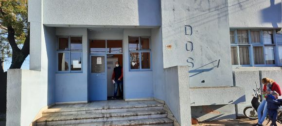 Empleada municipal denunció a un médico porque la “zamarreó” cuando fue a hacer un trámite por licencias de conducir