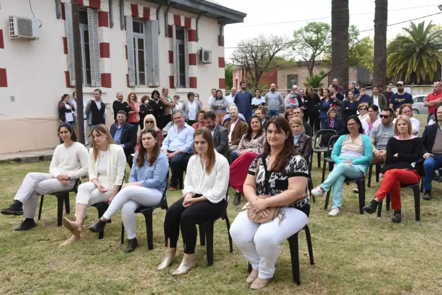 Cinco nuevas médicas residentes recibieron sus certificados
