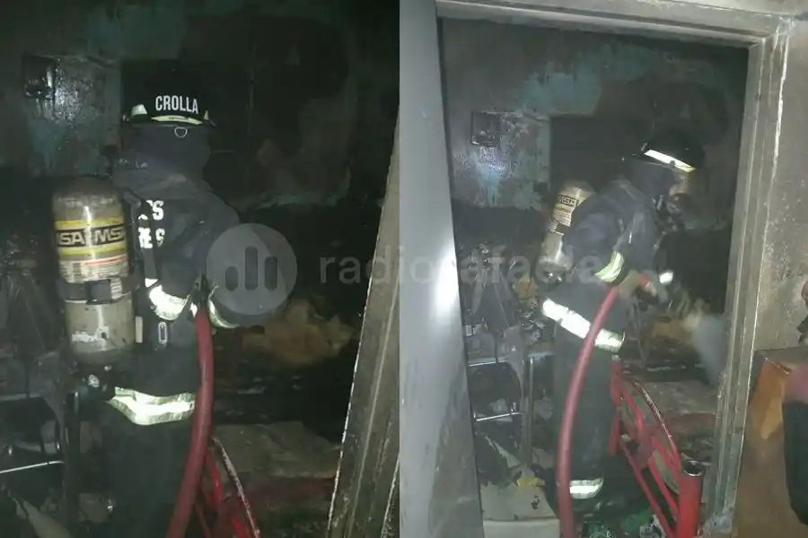 La casa en llamas: un incendio dejó pérdidas totales en una de las habitaciones