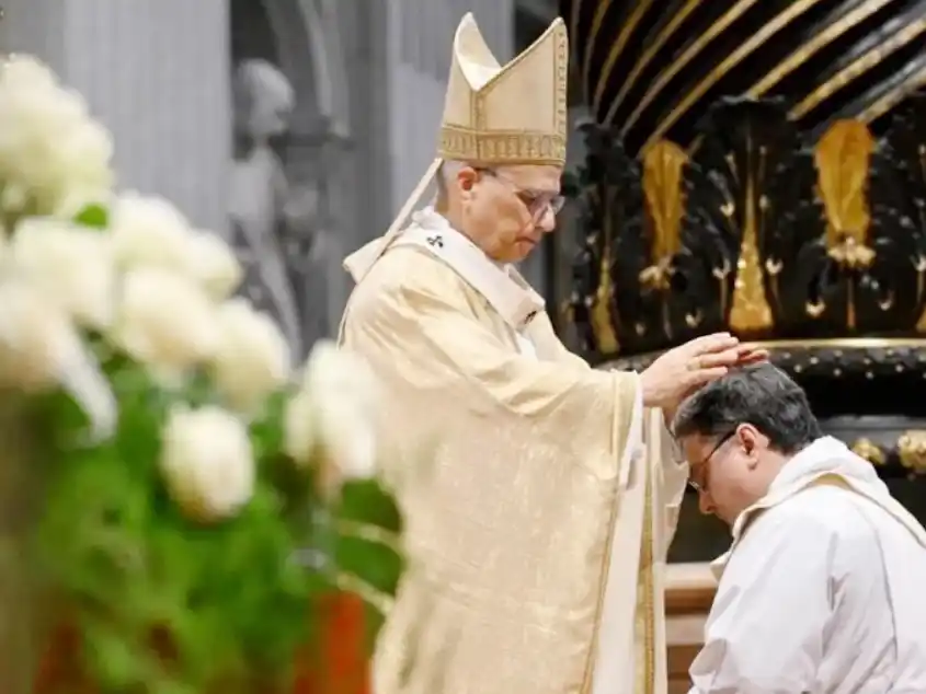 Carta apostólica de León XIV sobre los sacerdotes y su identidad