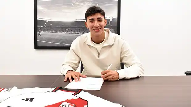 Facundo González, de San Francisco, firmó contrato profesional con River