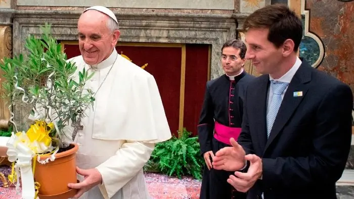 El Papa dijo que quiere recibir a la Selección antes del Mundial
