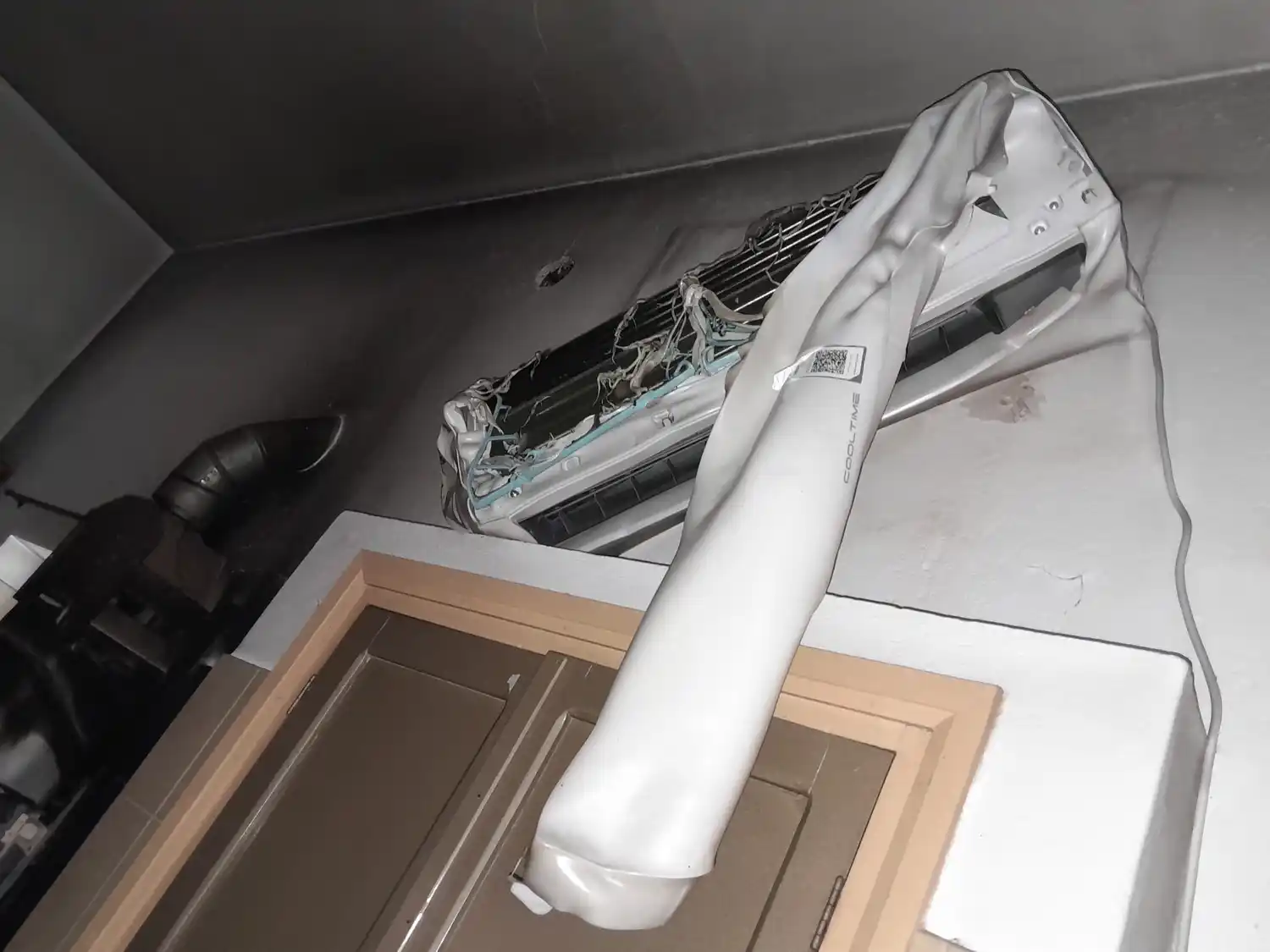 Falló una garrafa, provocó un principio de incendio y dejó a un hombre con quemaduras en rostro, manos y pies