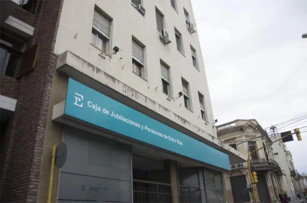 El Gobierno Provincial estima que para fin de año se reducirá a la mitad el déficit de la Caja de Jubilaciones