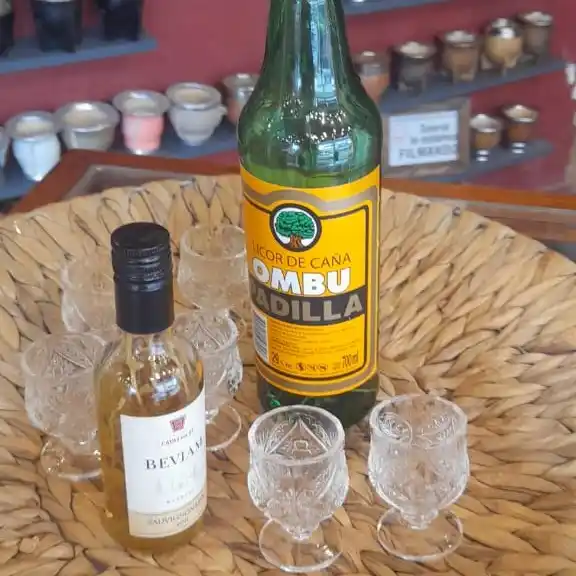 Caña con ruda en “Adelaida Cuero”: una tradición que se renueva cada 1º de agosto