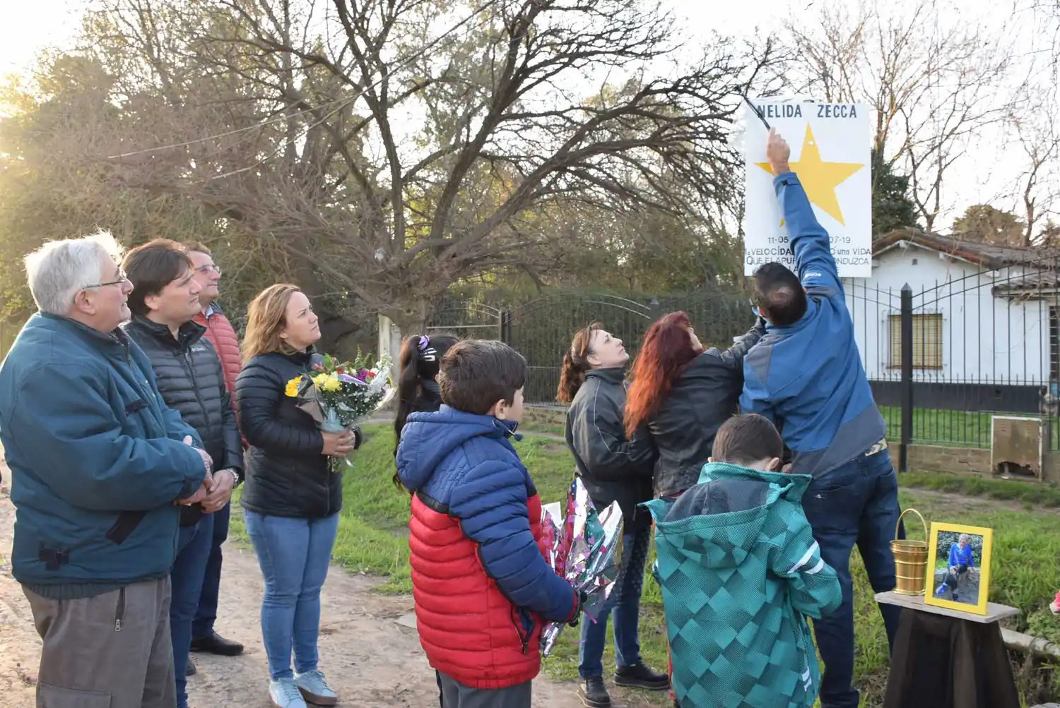 General Rodríguez: Con la presencia de Kubar, implantan estrella amarilla para recordar a víctima de accidente