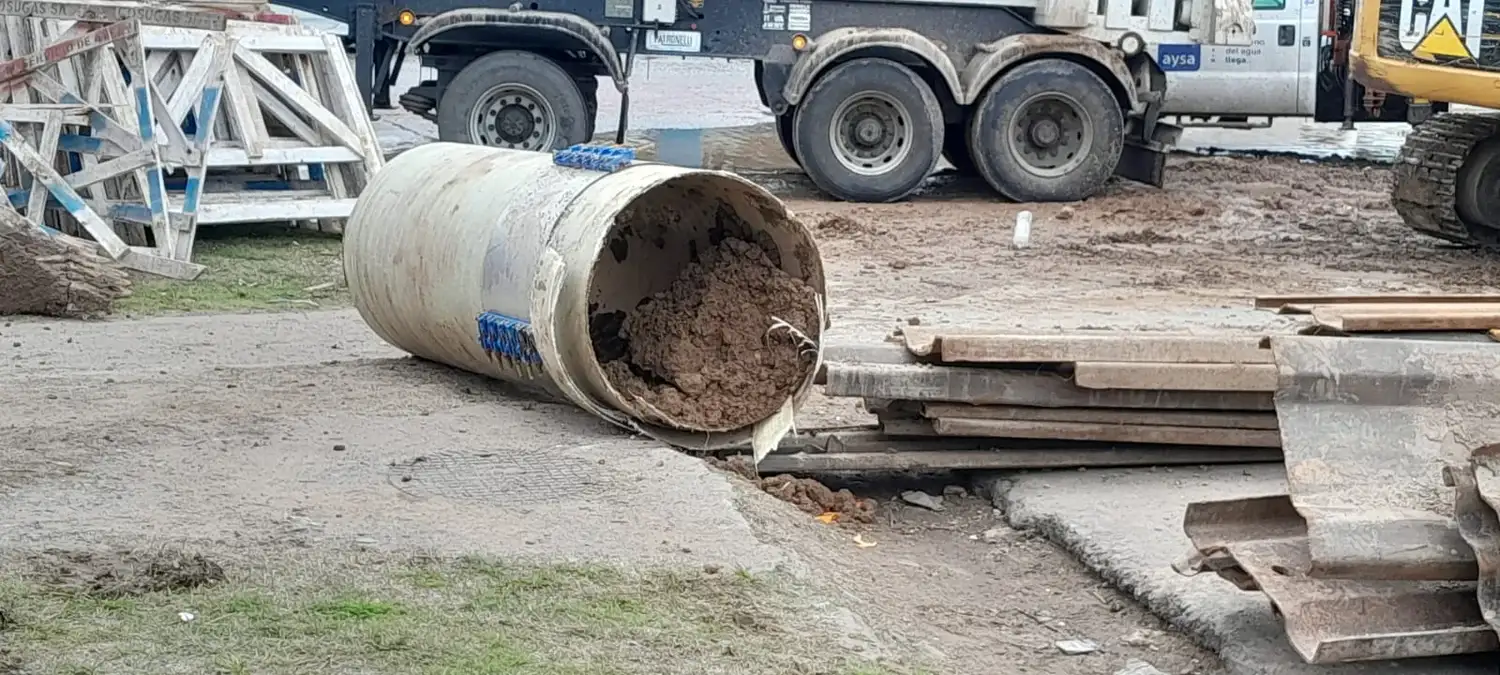 Operativo caño Aysa Temperley - 3