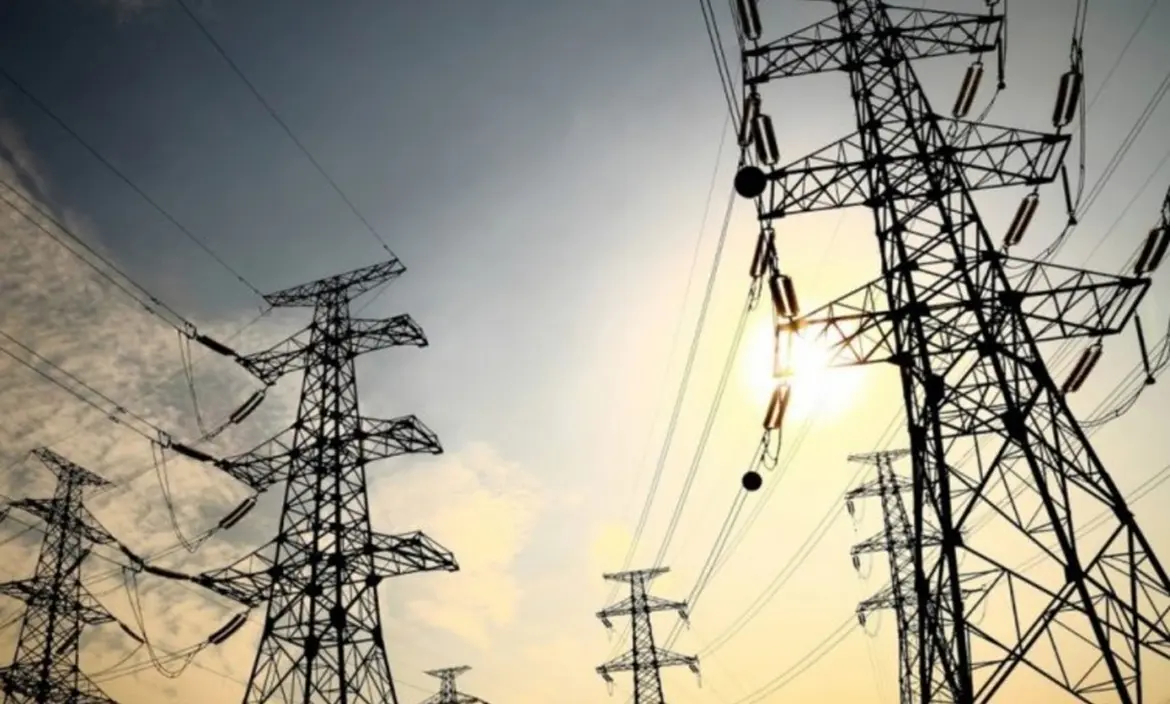 El Gobierno advierte sobre cortes de luz ante una posible ola de calor del verano