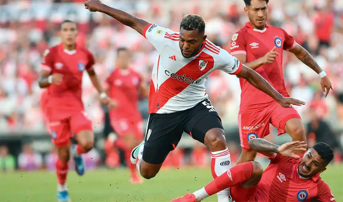 River empató con Argentinos