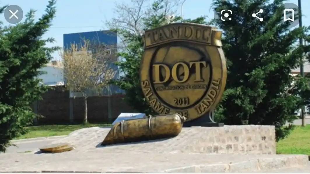 monumento al salame tandil
