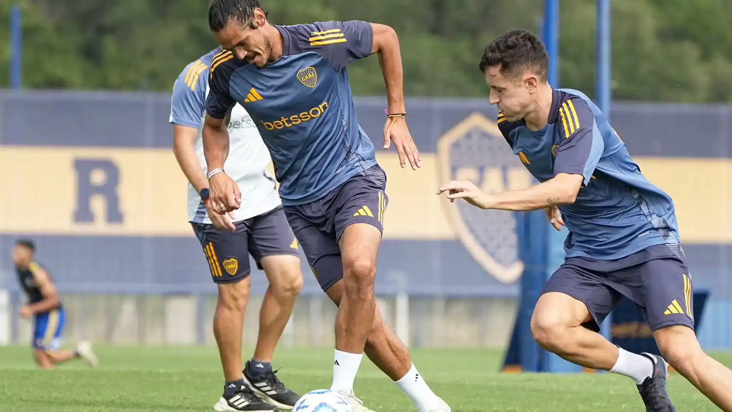 Boca no tendrá a Cavani en el superclásico del domingo