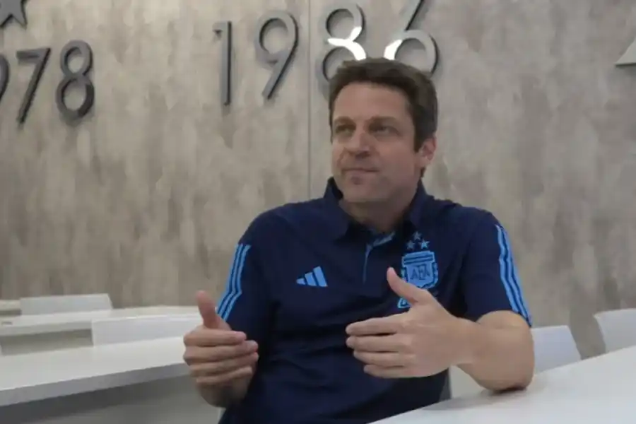 El psicólogo de la AFA, Juan Manuel Brindisi, estará en Rafaela brindando una charla gratuita