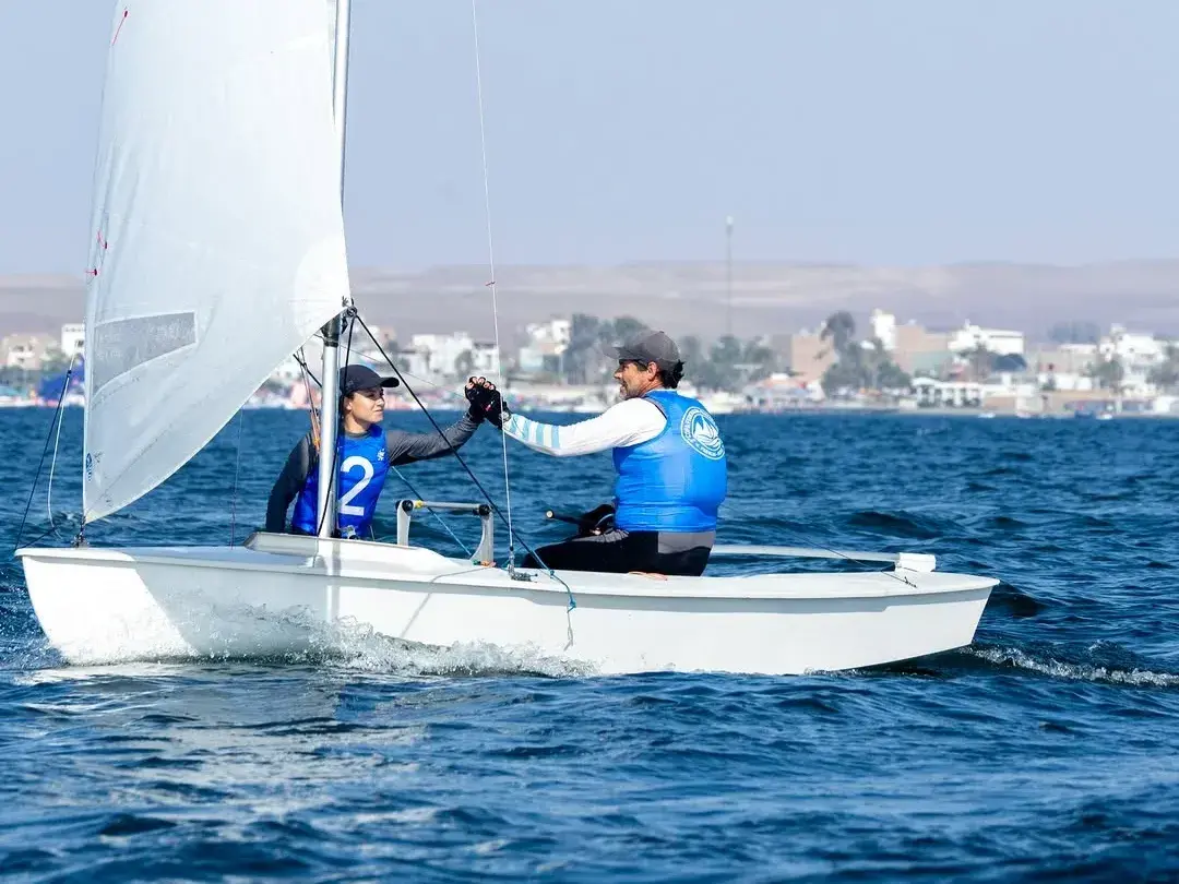 Malena Sciarra y Julio Alsogaray compiten en el mundial de la clase Snipe