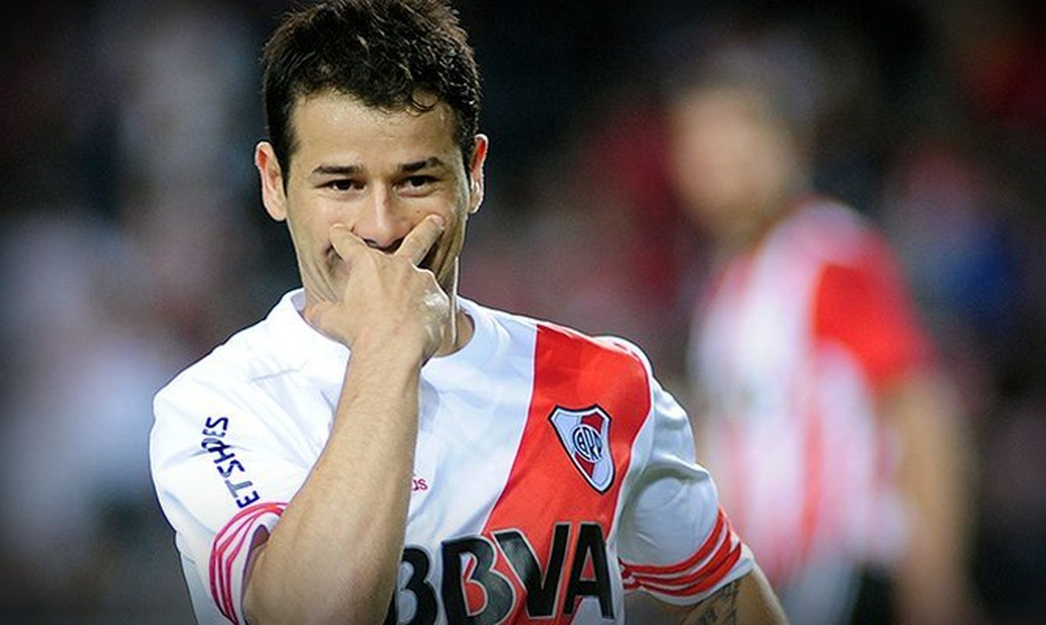 Denunciaron a Rodrigo Mora por supuesta golpiza a un joven