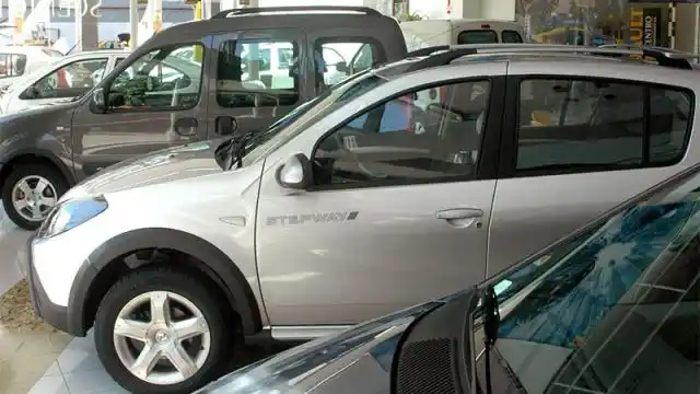 Efecto dólar: algunas marcas de autos ya paralizaron ventas