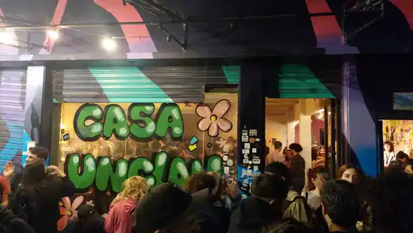 "Vivíamos así, éramos jóvenes y no nos importaba": la historia detrás del espacio que cumple 10 años de autogestión