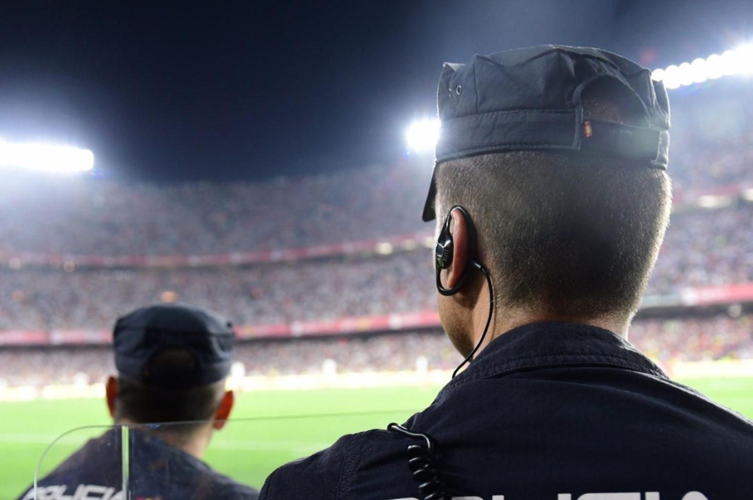 Por orden judicial secuestraron un celular a un jugador en medio de un partido de fútbol