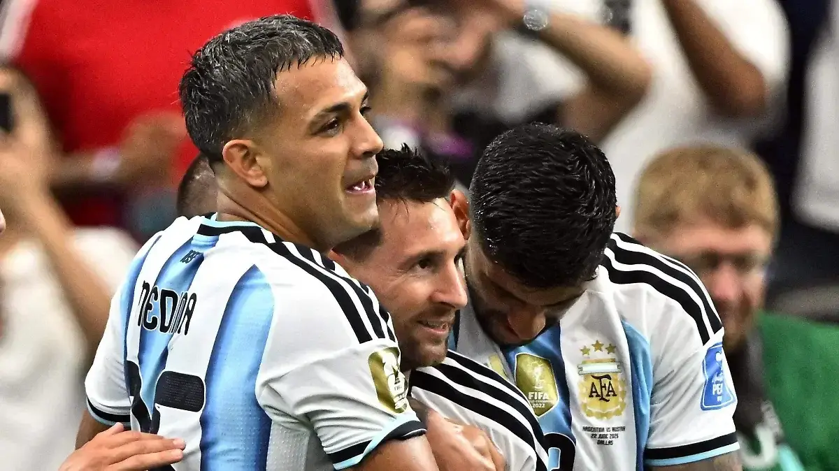 De Villa Fiorito al Mundial: Facundo Medina se ganó un lugar en la Scaloneta y recibió el elogio más esperado de Messi