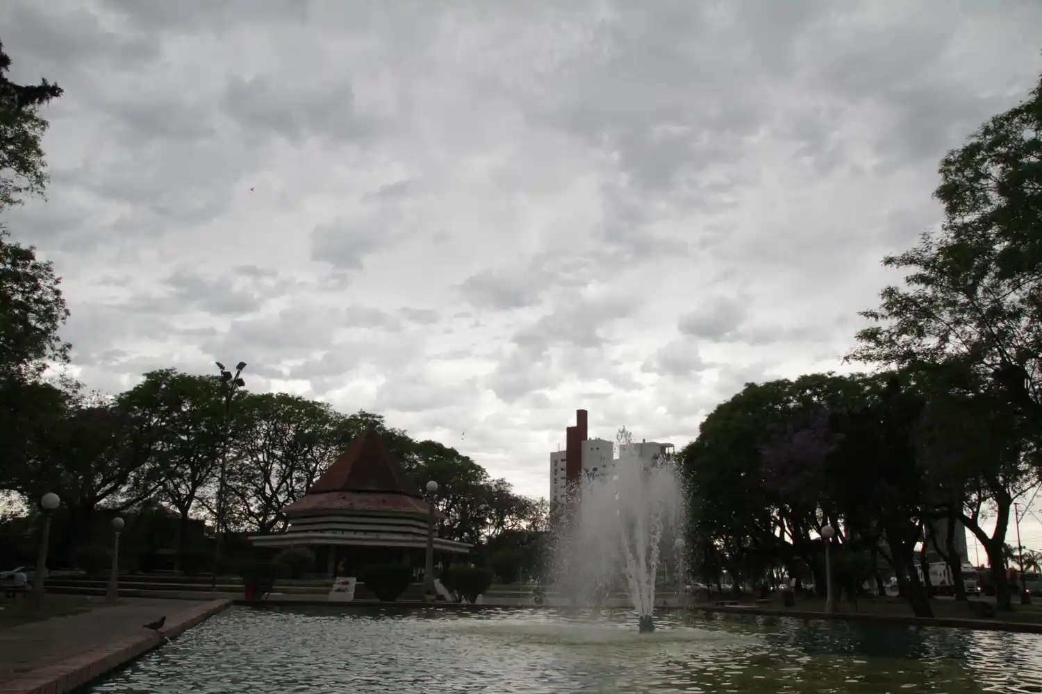 Sábado nublado en la ciudad de Santa Fe