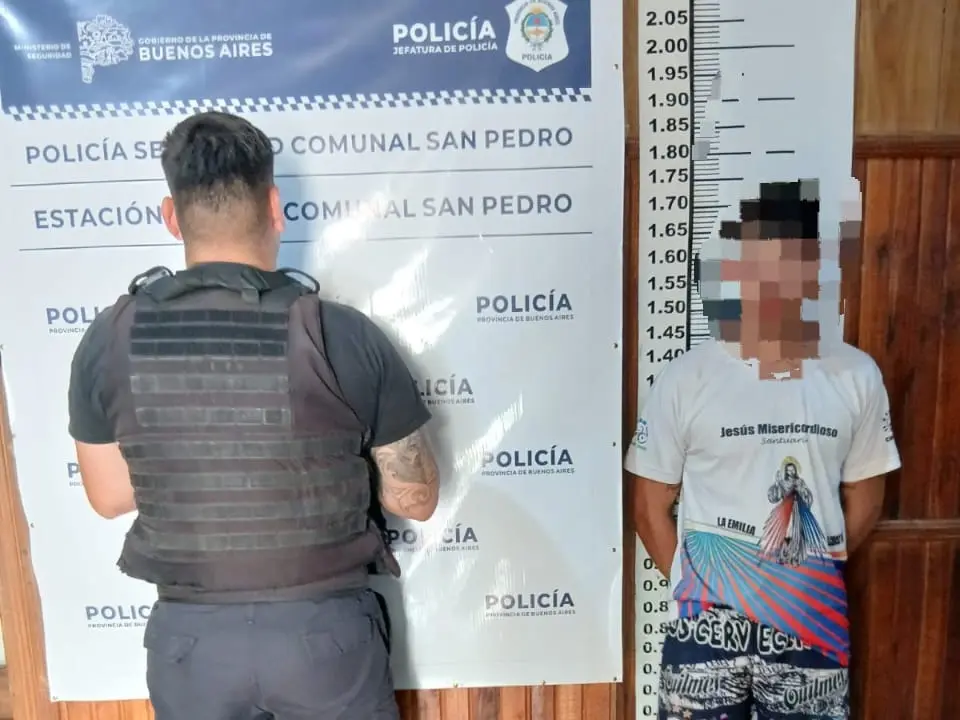 El joven fue aprehendido en Miguel Porta y Boulevard Moreno.