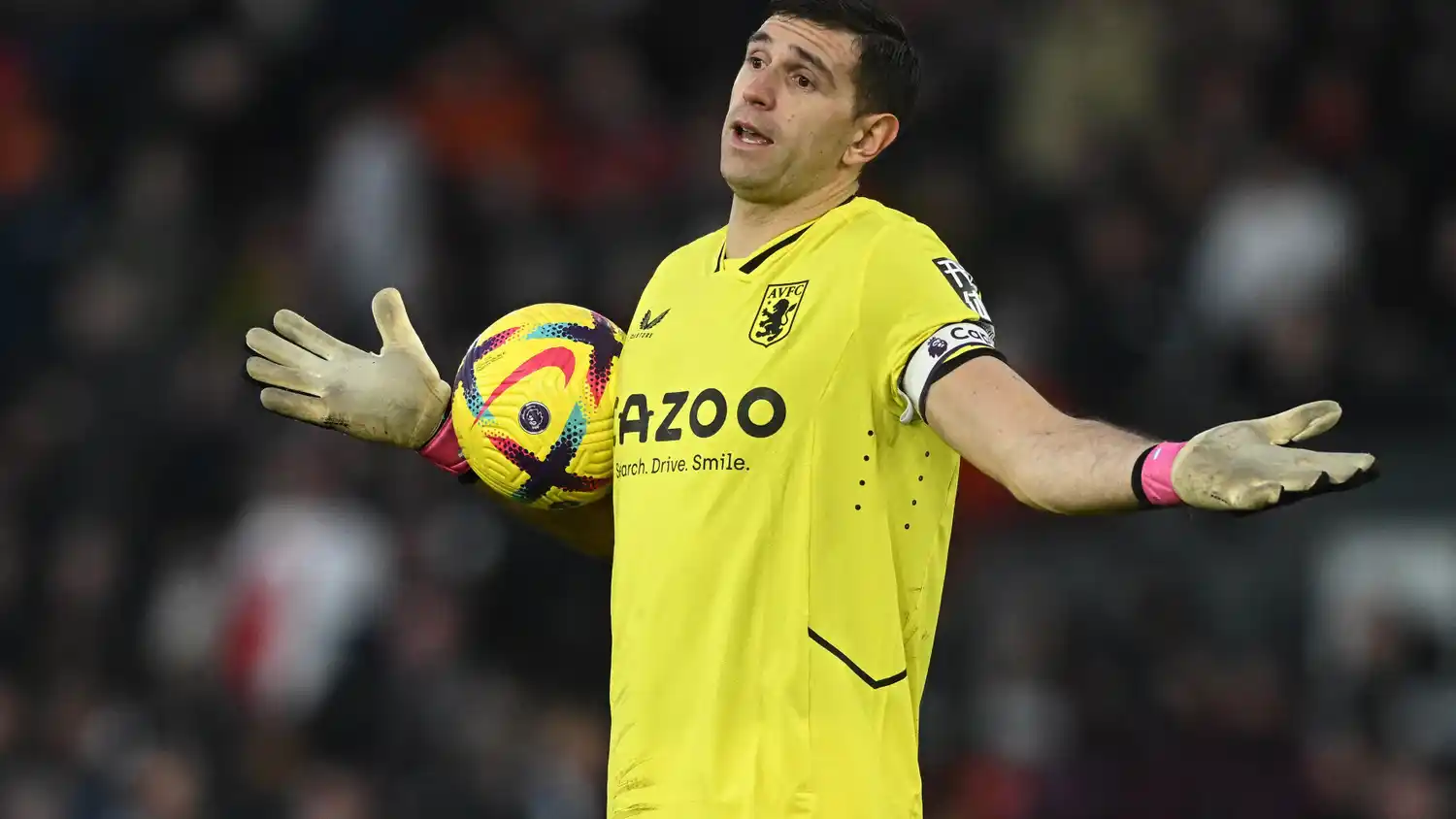 El marplatense Emiliano Martínez ataja en Aston Villa.