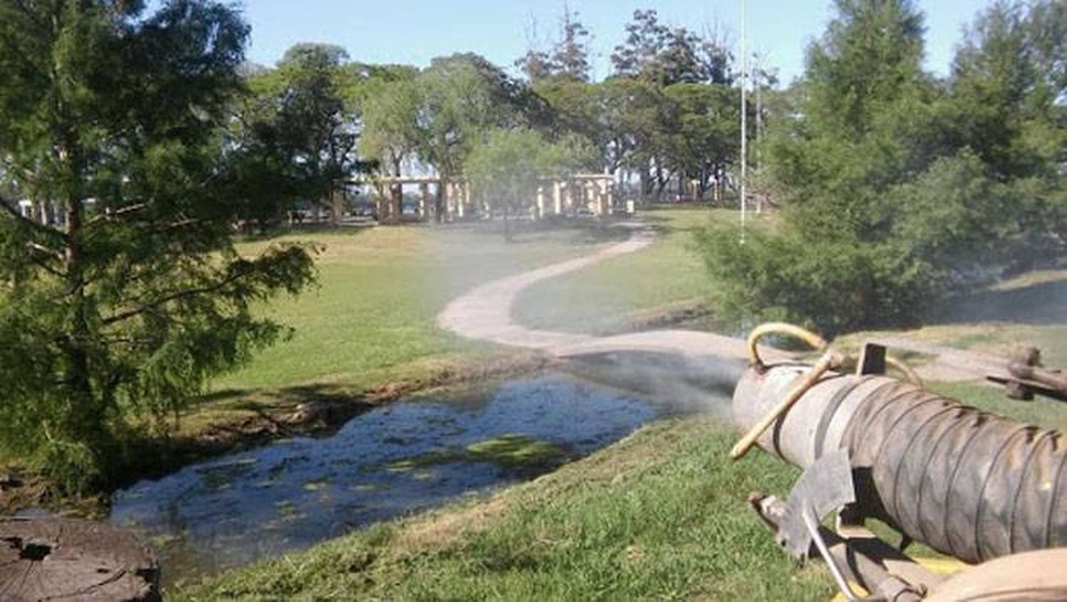 Continúa el programa municipal  de fumigaciones y desinfecciones en barrios y espacios públicos