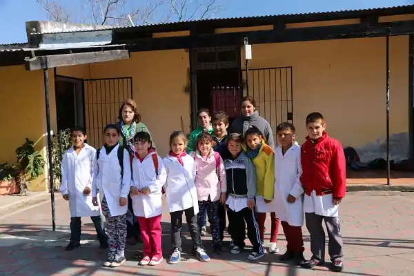 La historia de Estela: cómo es  vivir y enseñar en el campo