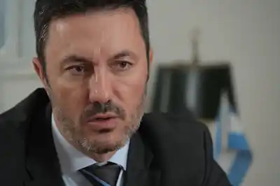 "Quedará grabado en mi memoria y en mi corazón haber servido como Ministro de Defensa durante su Presidencia", aseguró el funcionario saliente.