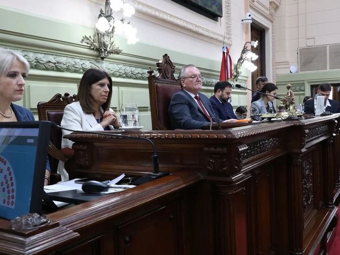 Legislatura: actualizan jubilaciones de la Caja en 30 días