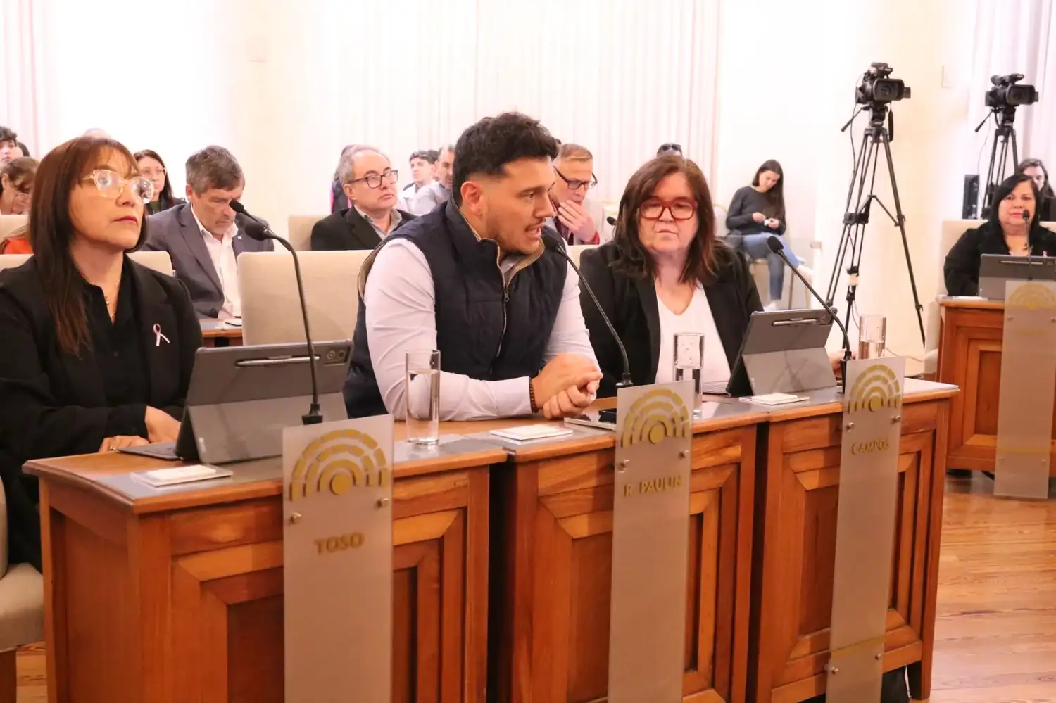 Concejales de Paraná pidieron informes sobre el gasto en asfalto y los adicionales salariales