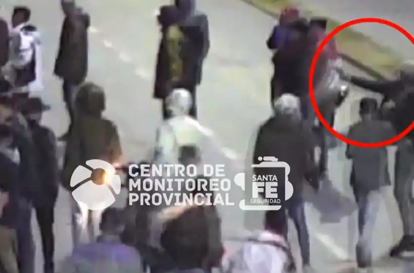 Detienen a dos muchachos con un arma en una fiesta clandestina