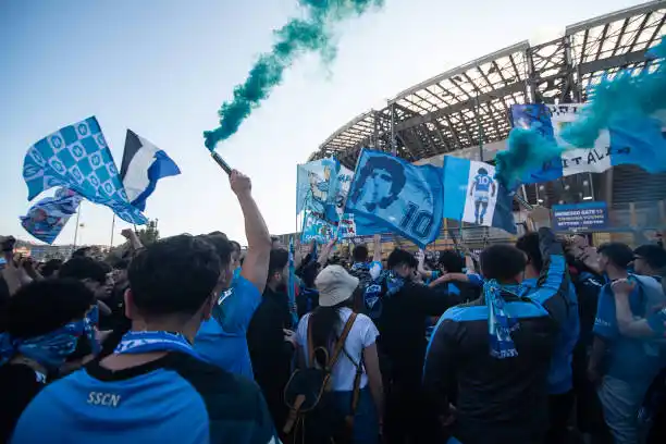 El festejo de los napolitanos junto al San Ciro.