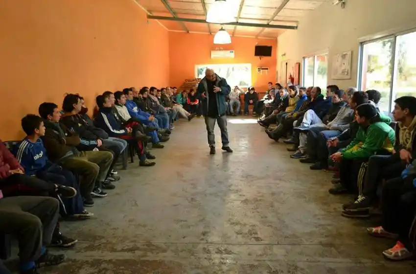 "Rechazamos 30 casos por semana de gente que viene desesperada y rota psicológicamente"