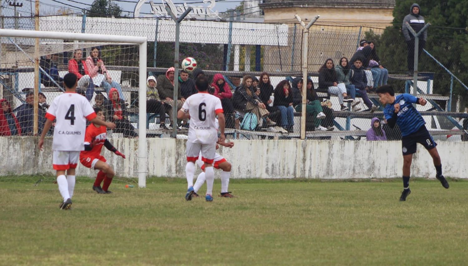 Thiago Peralta ya es una realidad en Sociedad Sportiva. Este es un juvenil que dará que hablar en el presente Oficial. Aquí abriendo el marcador ante Quilmes.