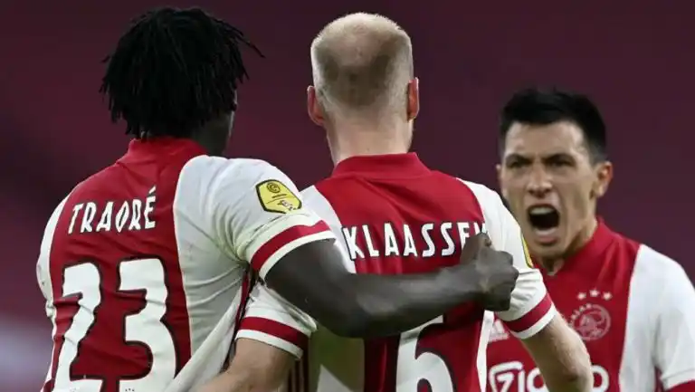 AJAX, CON LISANDRO MARTÍNEZ, GOLEÓ Y SE ALEJÓ DE TODOS EN LA PUNTA