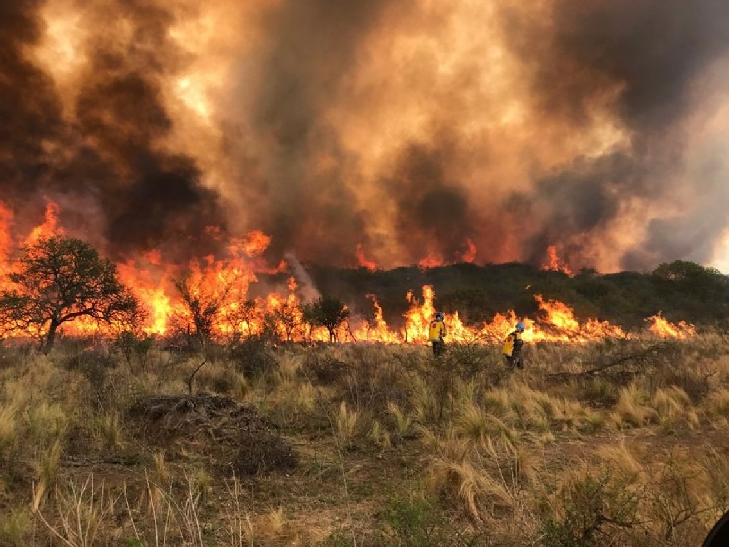 Se mantienen activos los focos de incendios en el norte de Córdoba