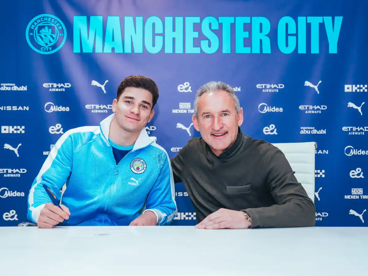 El City estiró un año el contrato de Julián Álvarez