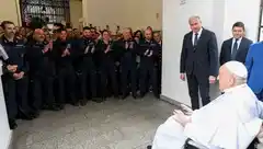 Francisco realizó una visita sorpresa a la cárcel Regina Coeli para rezar con los presos