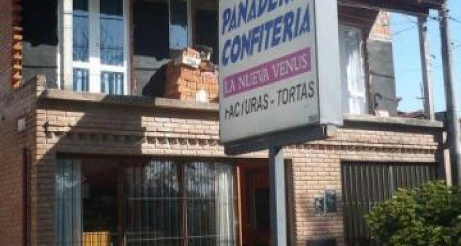 Robo y agresión en una panadería