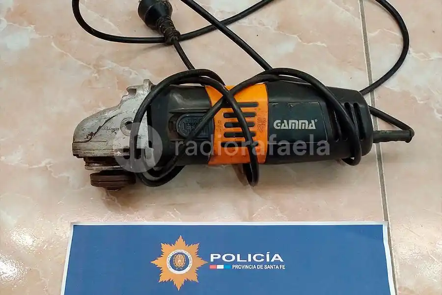 Requisaron una casa por el robo de una amoladora a una escuela y se llevaron una gran sorpresa