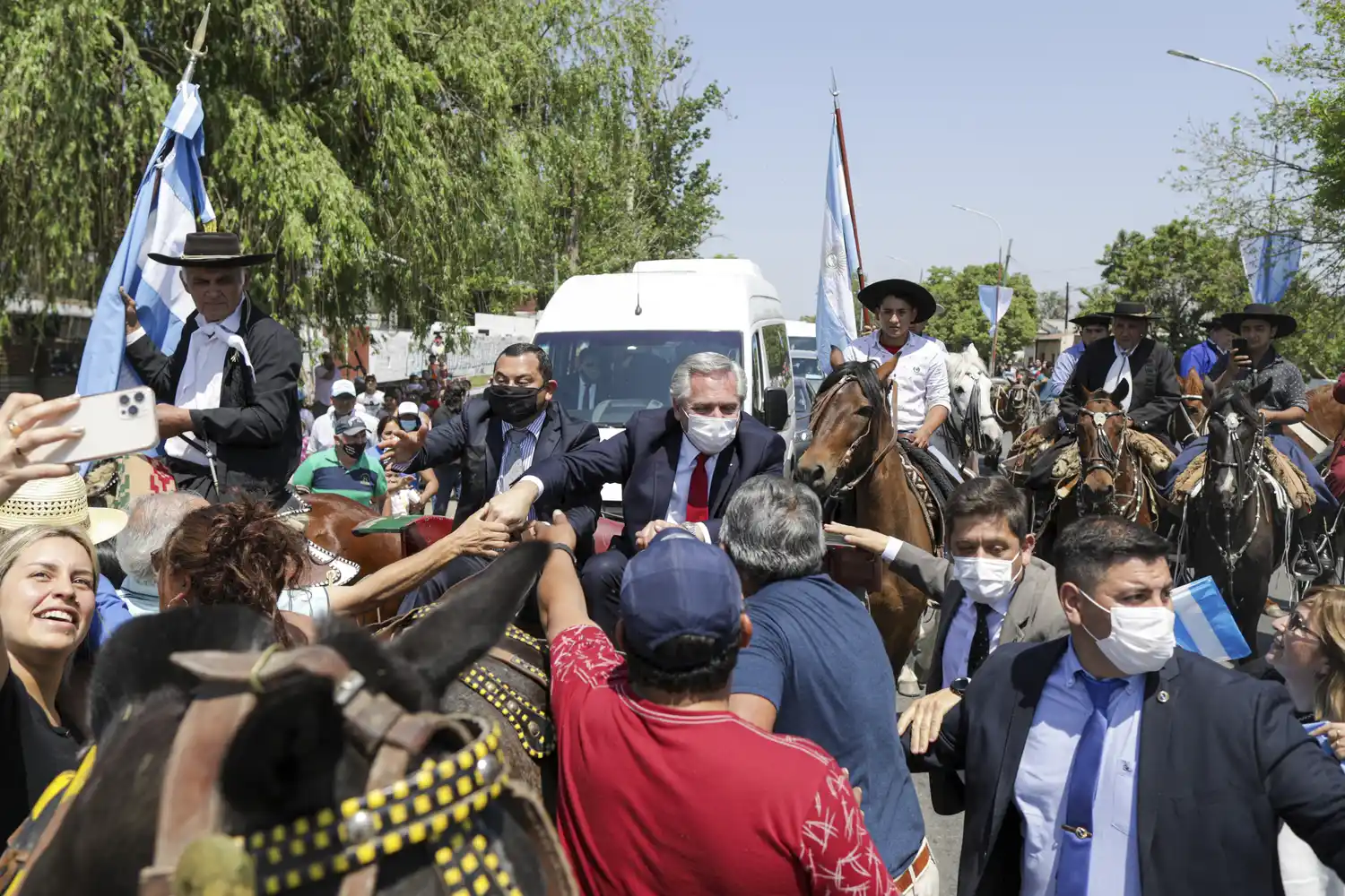 Alberto Fernández recorrió ayer varias ciudades de la provincia de Tucumán.