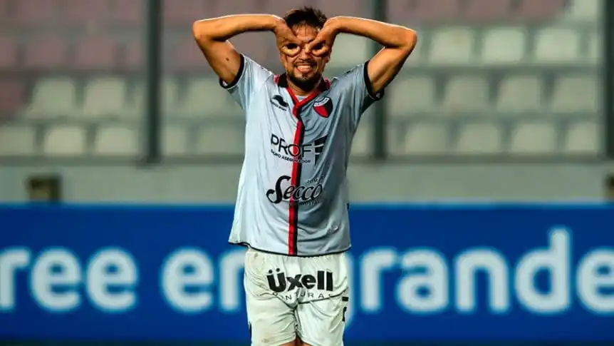 “¡Gracias pueblo sabalero!”, expresó Marcelo Estigarribia al despedirse de Colón