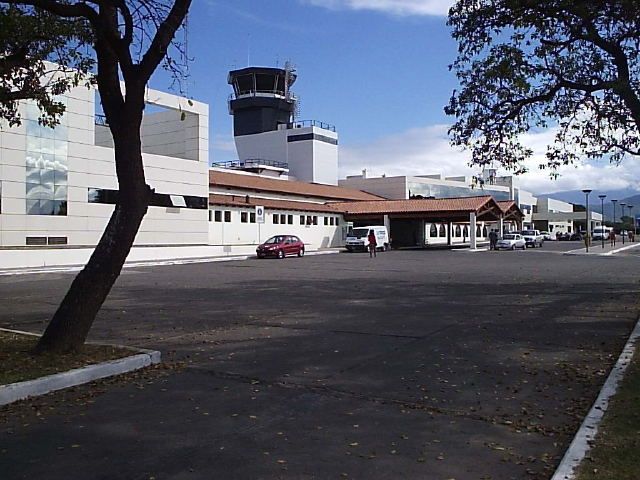 Se realizó la apertura de sobres para el nuevo ILS del aeropuerto de Salta