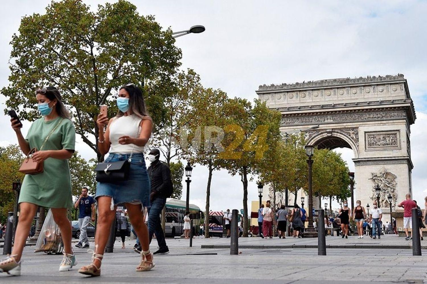 Francia aprobó el endurecimiento de restricciones para no vacunados