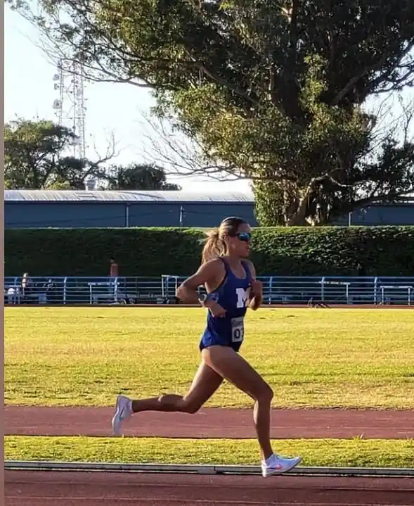 Florencia Borelli se lució en los 3000 metros.