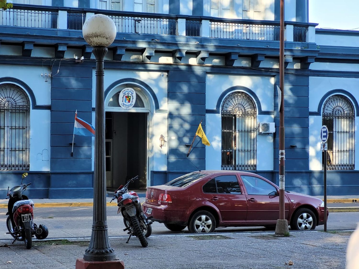 Detuvieron a un joven de 23 años que se llevaba un lavarropas al hombro y descubrieron que también había robado en el Tiro Federal