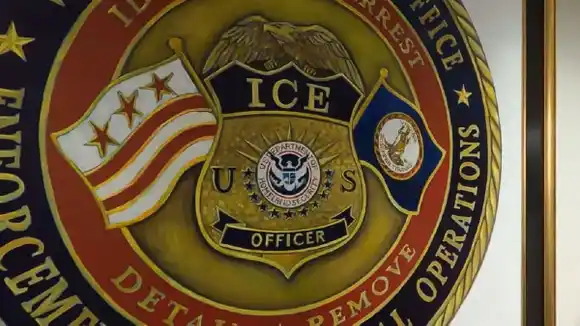 AGENTES del ICE aseguran que «INVESTIGARON» a cada migrante enviado a EL SALVADOR
